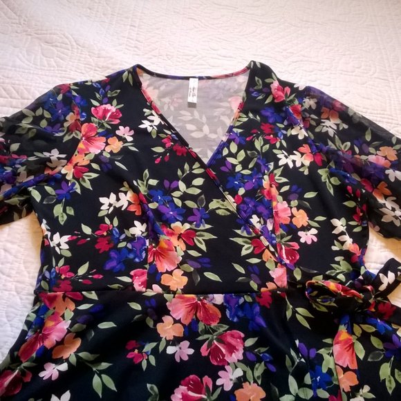 Floral Faux Wrap Blouse - Picture 2 of 9